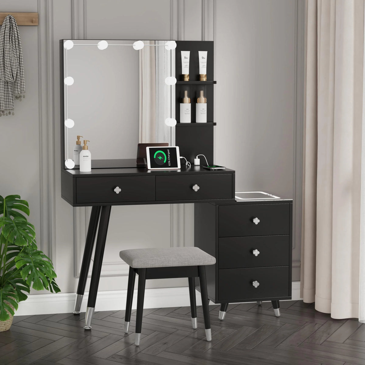 Black Vanity Table with Lighted Mirror O482