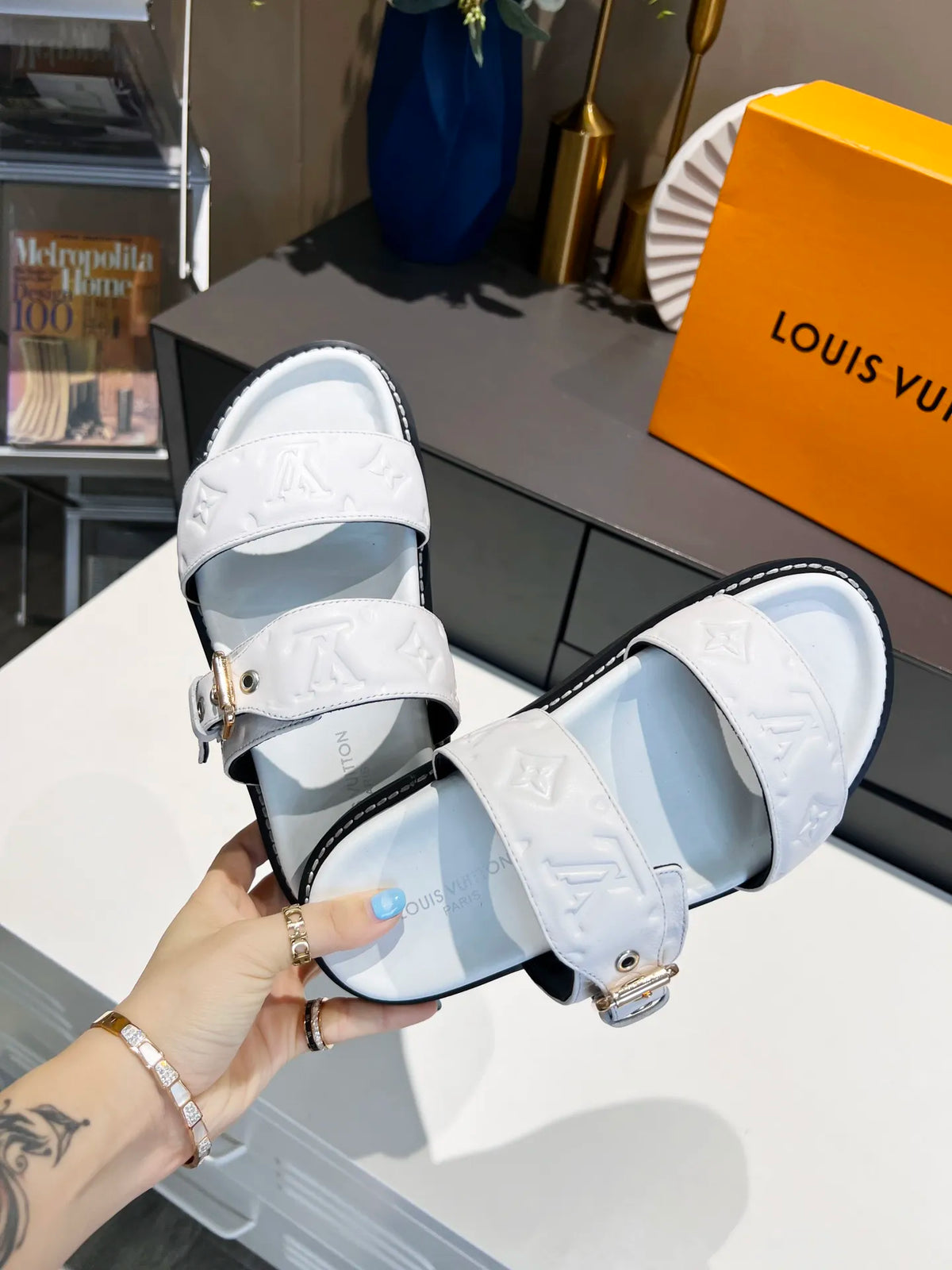 Women's White Flat Mule P25304