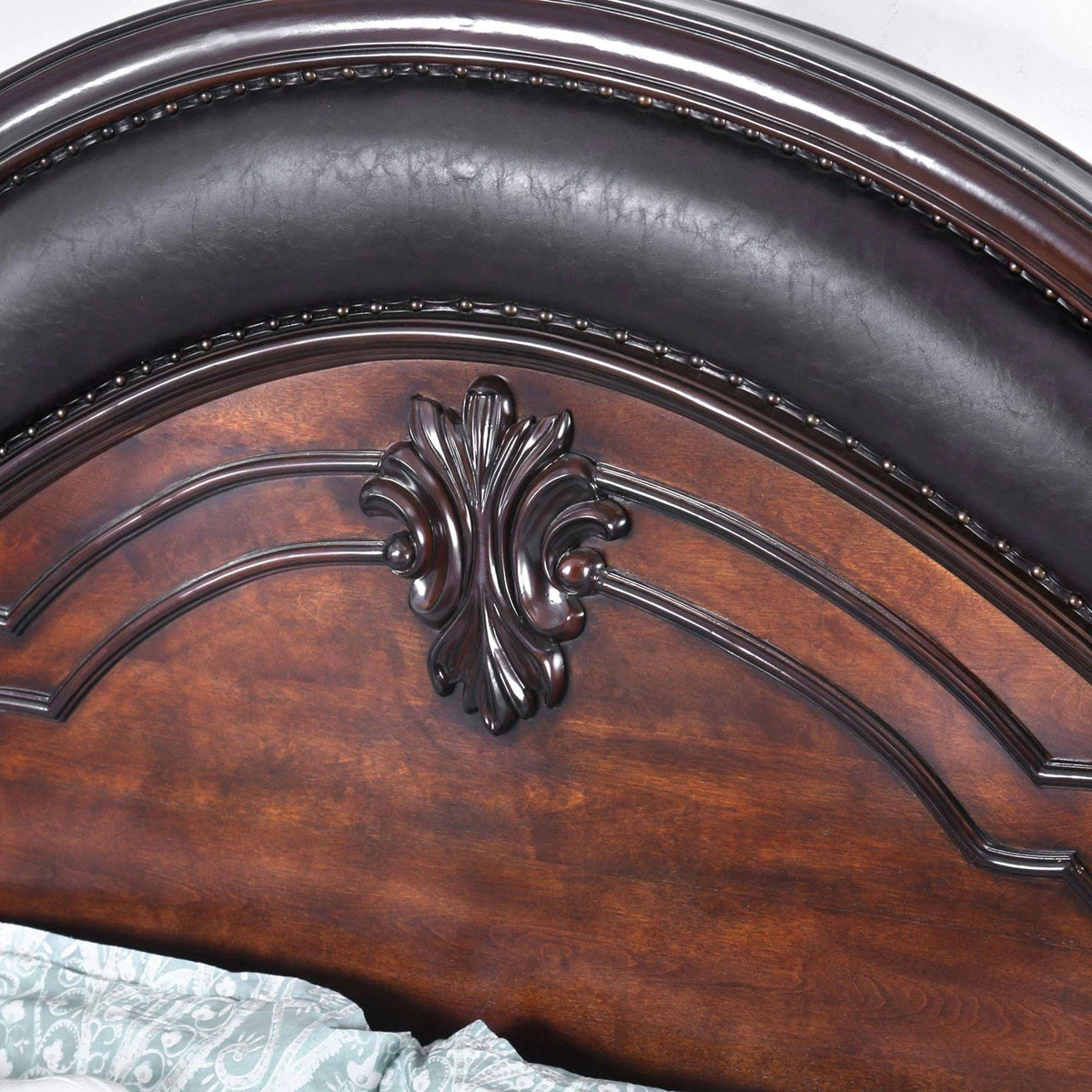 Brown Cherry Chest V748388