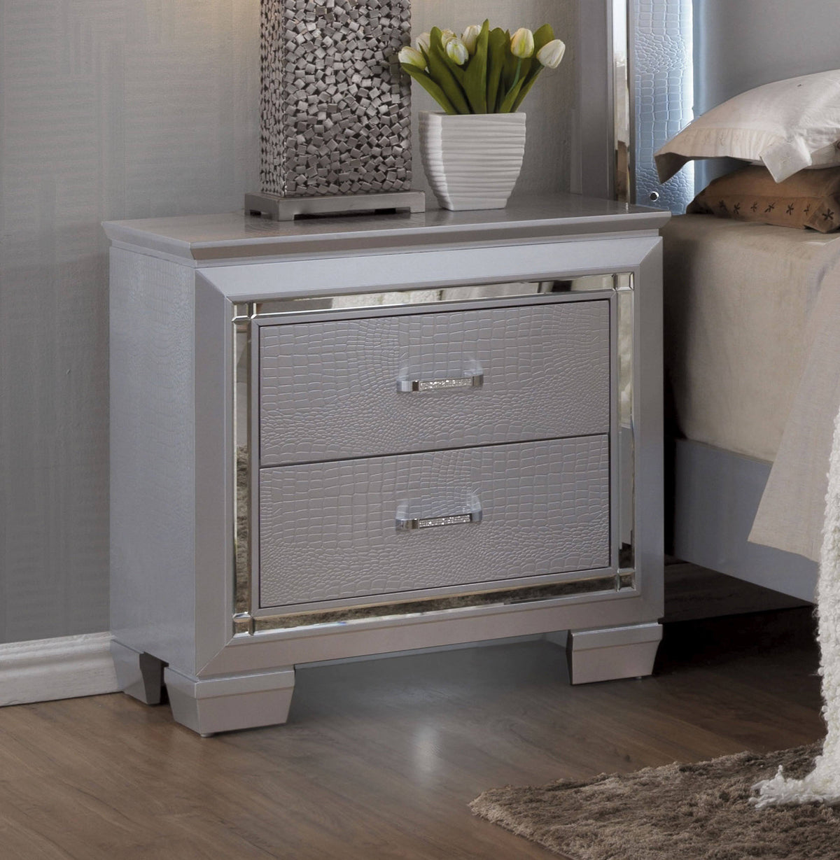 Silver Nightstand U3748