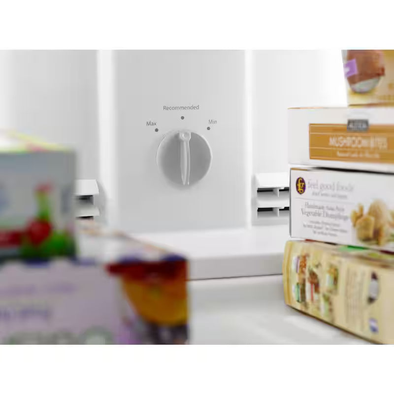 Top Freezer Refrigerator in White W370