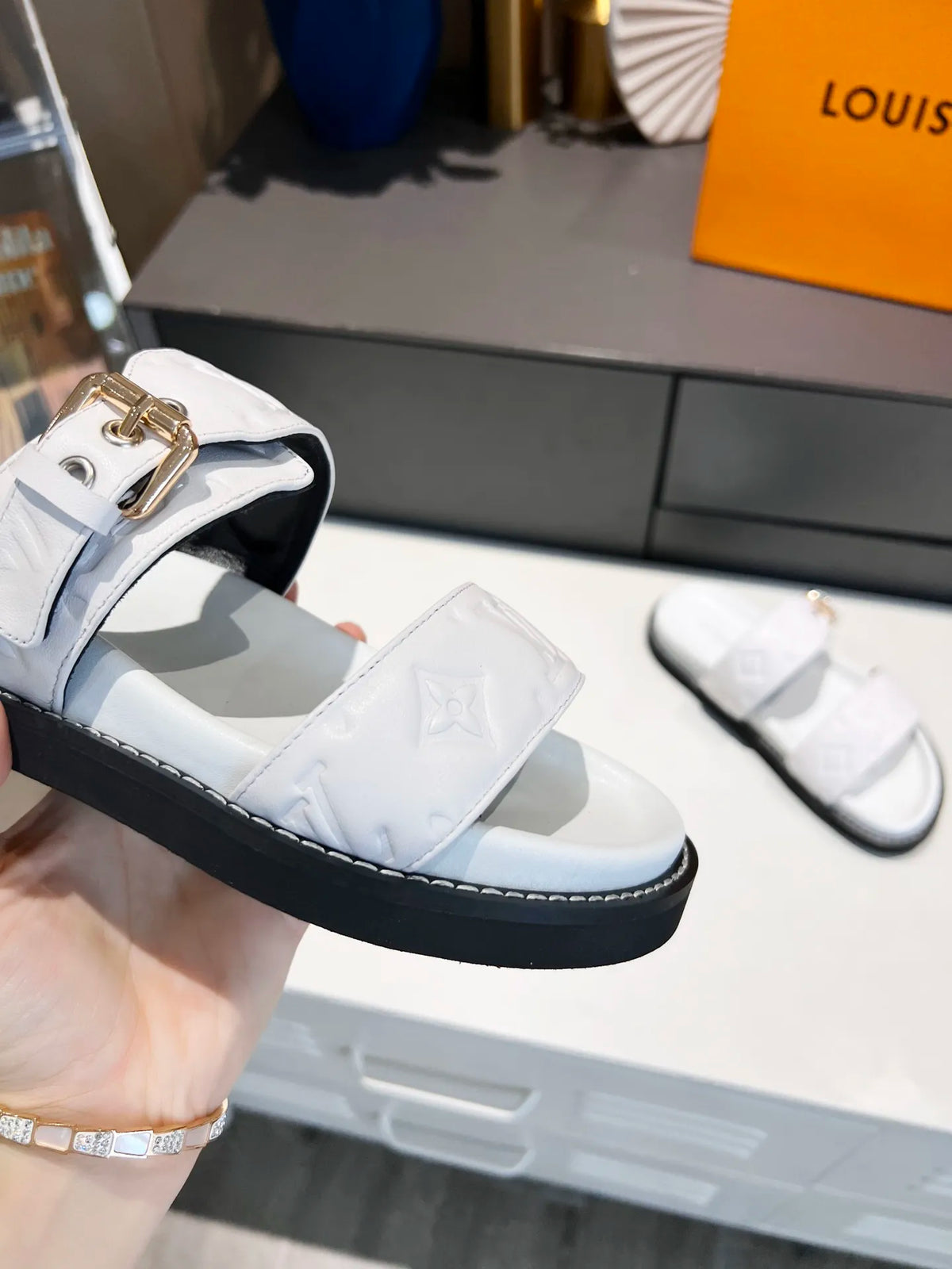 Women's White Flat Mule P25304