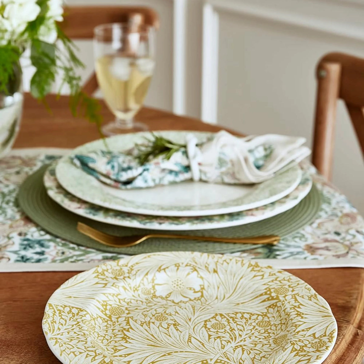 Multicolored Luncheon Plate Set of 4 S8061