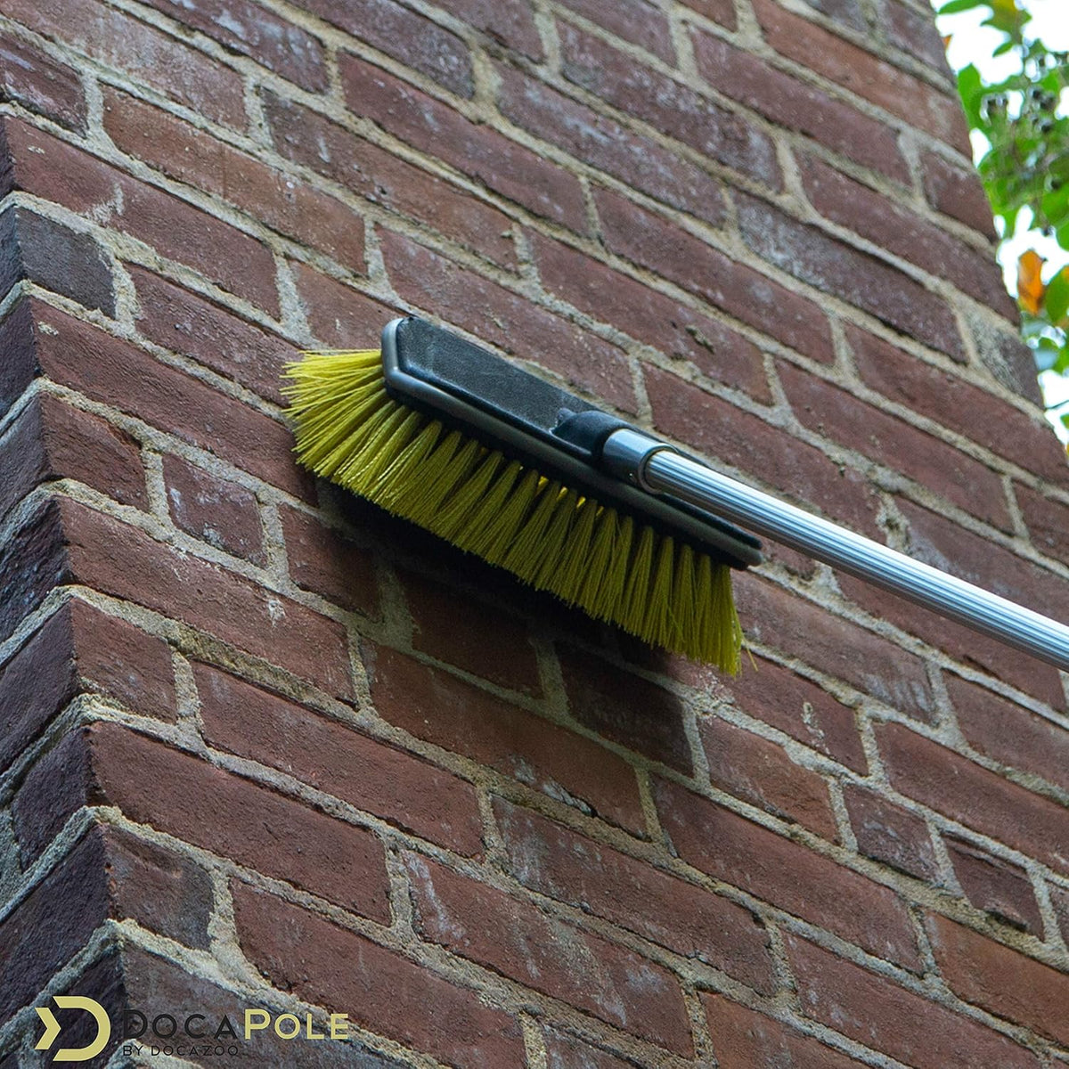 11 Inch Hard Bristle Deck Brush with Telescoping Pole Q547